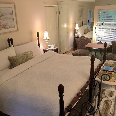 Wellesley Bed And Breakfast Екстериор снимка