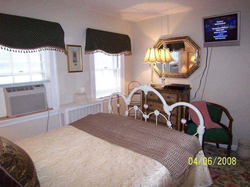 Wellesley Bed And Breakfast Екстериор снимка