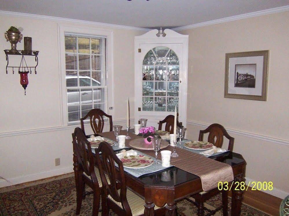 Wellesley Bed And Breakfast Екстериор снимка