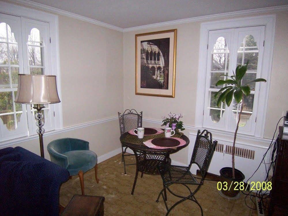 Wellesley Bed And Breakfast Екстериор снимка