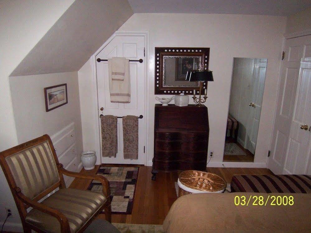 Wellesley Bed And Breakfast Екстериор снимка