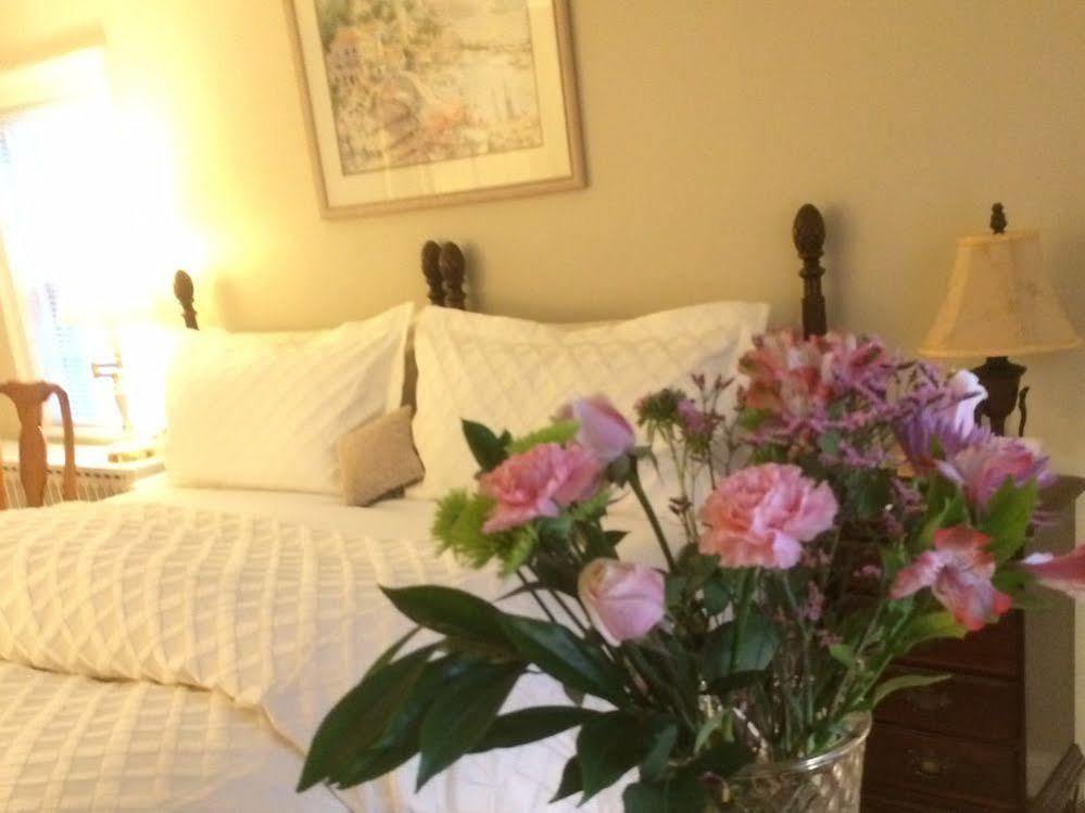 Wellesley Bed And Breakfast Екстериор снимка