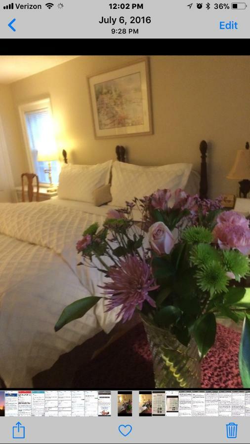 Wellesley Bed And Breakfast Екстериор снимка