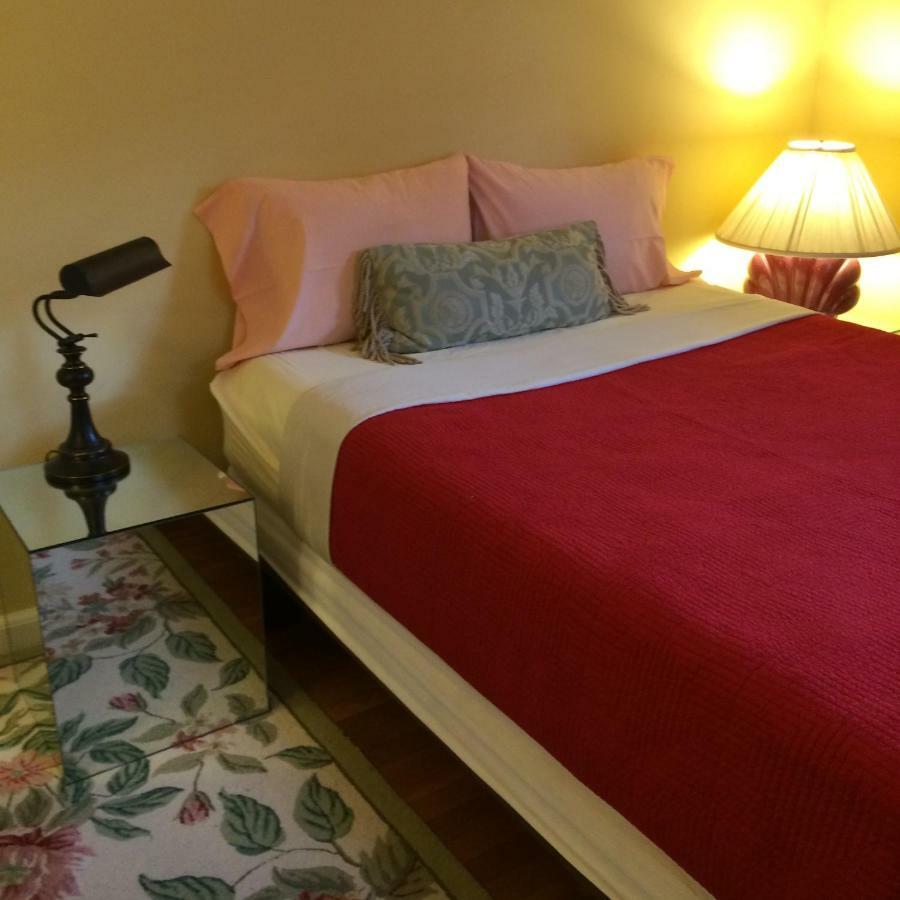 Wellesley Bed And Breakfast Екстериор снимка