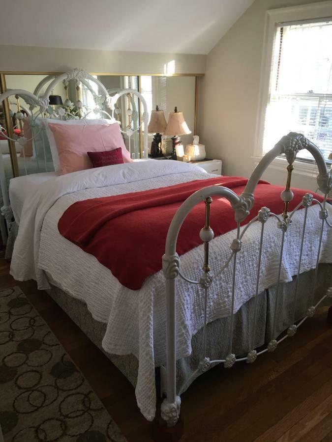 Wellesley Bed And Breakfast Екстериор снимка